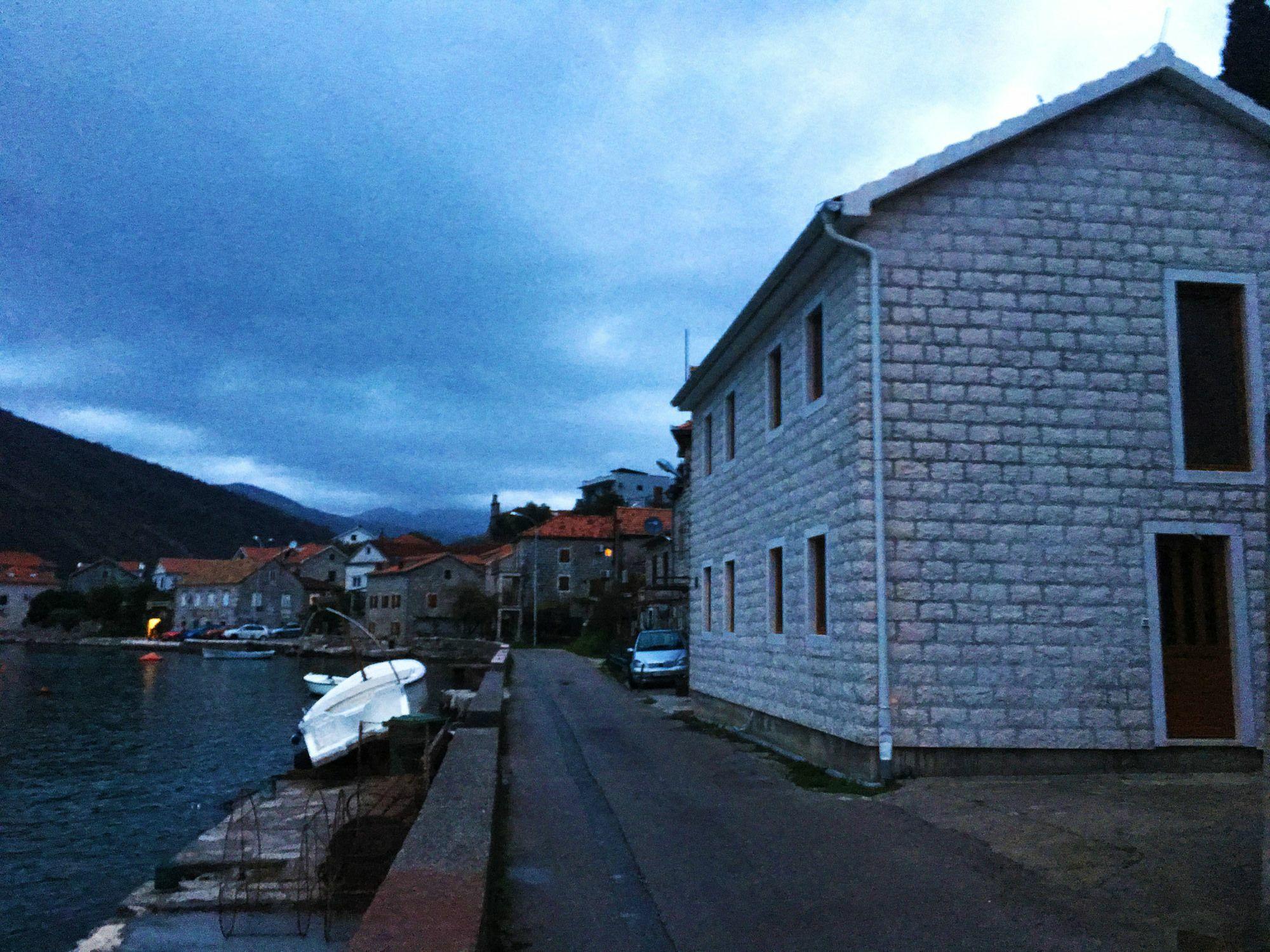 Apartments Lola Tivat Exterior foto